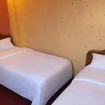 Hotel A La Vignette - Colmar-nord 3*