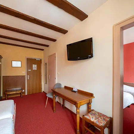 Otel A La Vignette - Colmar-nord 3*