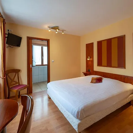 Hotel A La Vignette - Colmar-nord