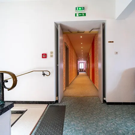 A La Vignette - Colmar-nord Otel 3*