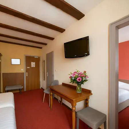Hotel A La Vignette - Colmar-nord