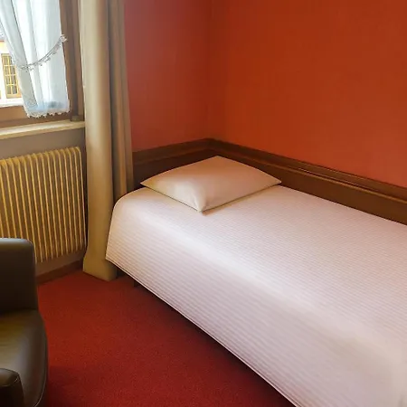 Hotel A La Vignette - Colmar-nord 3*