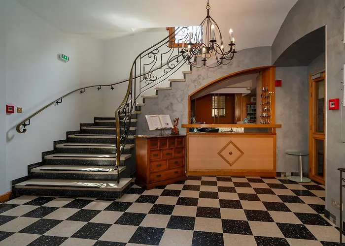 Hotel A La Vignette - Colmar-nord 3*